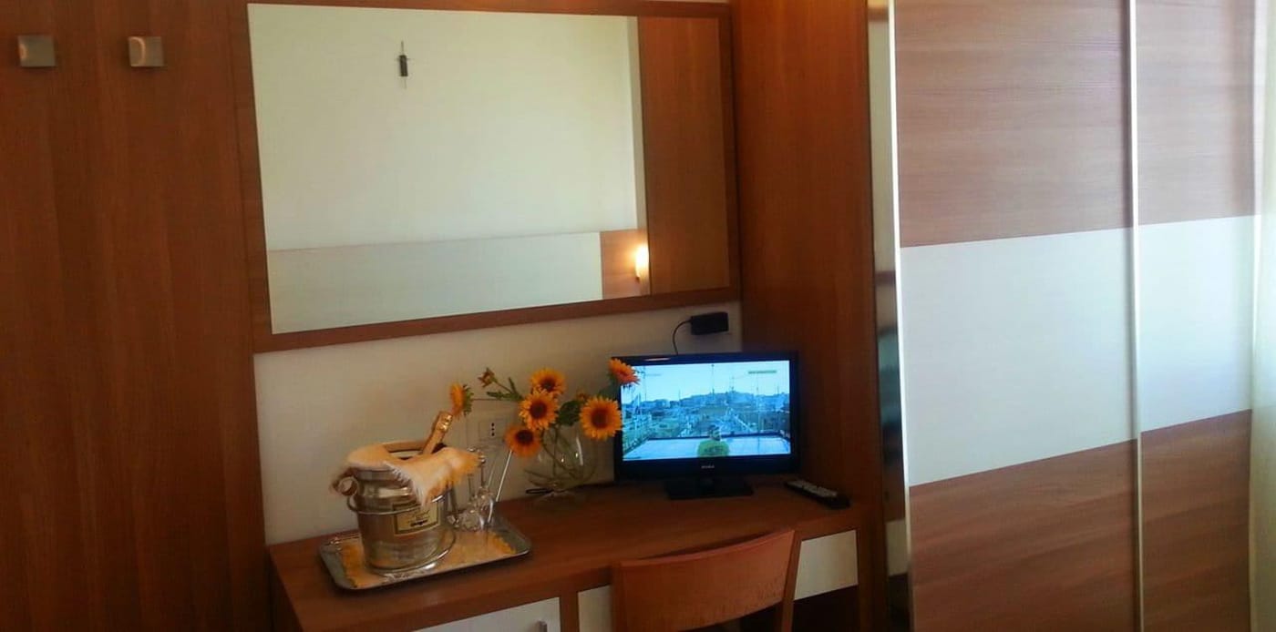 Hotel-Blurelda-Room-27