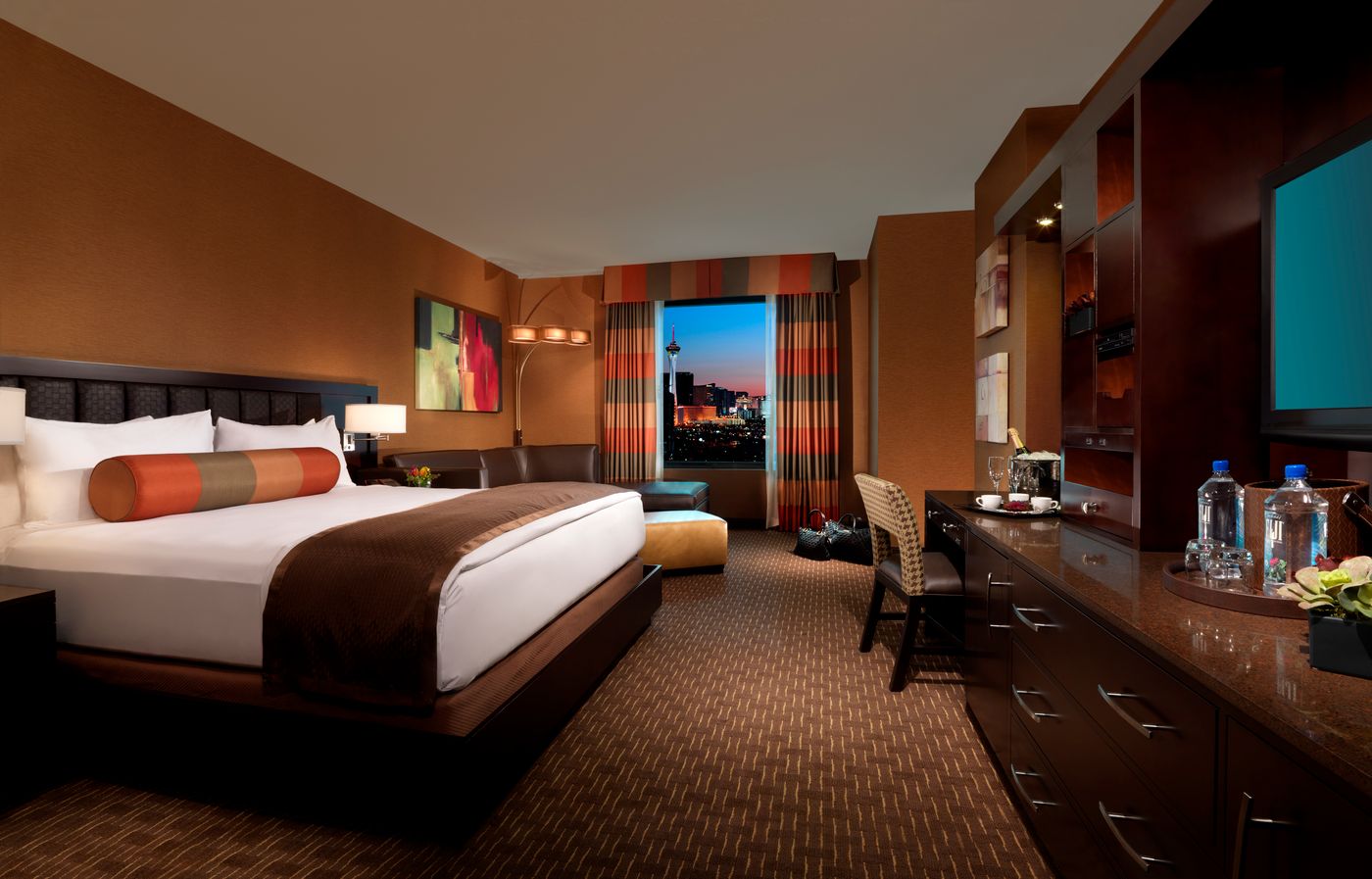 Golden-Nugget-Hotel-Room-13