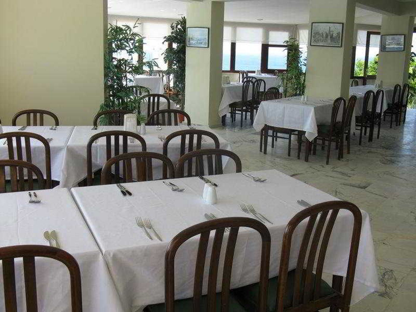 Family-Belvedere-Restaurant-36