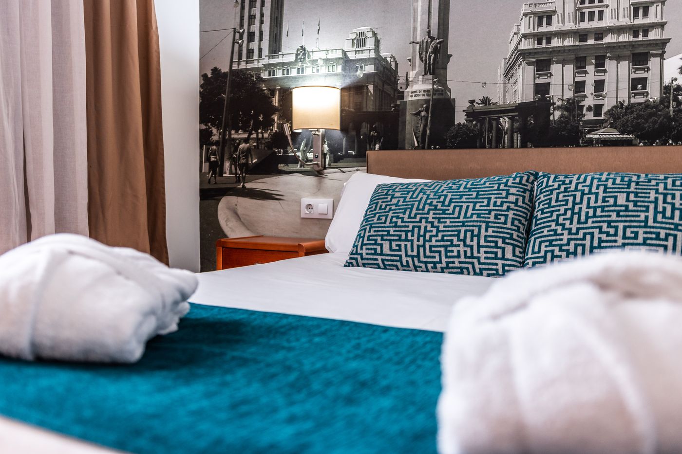 Adonis-Plaza-Room-12