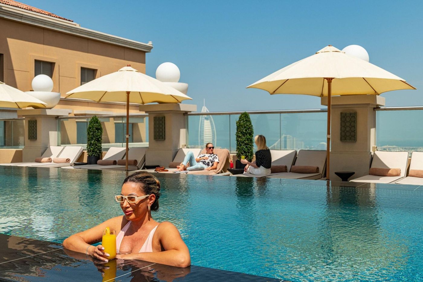 Sheraton-Dubai-Mall-of-the-Emirates-Hotel-Pool-8