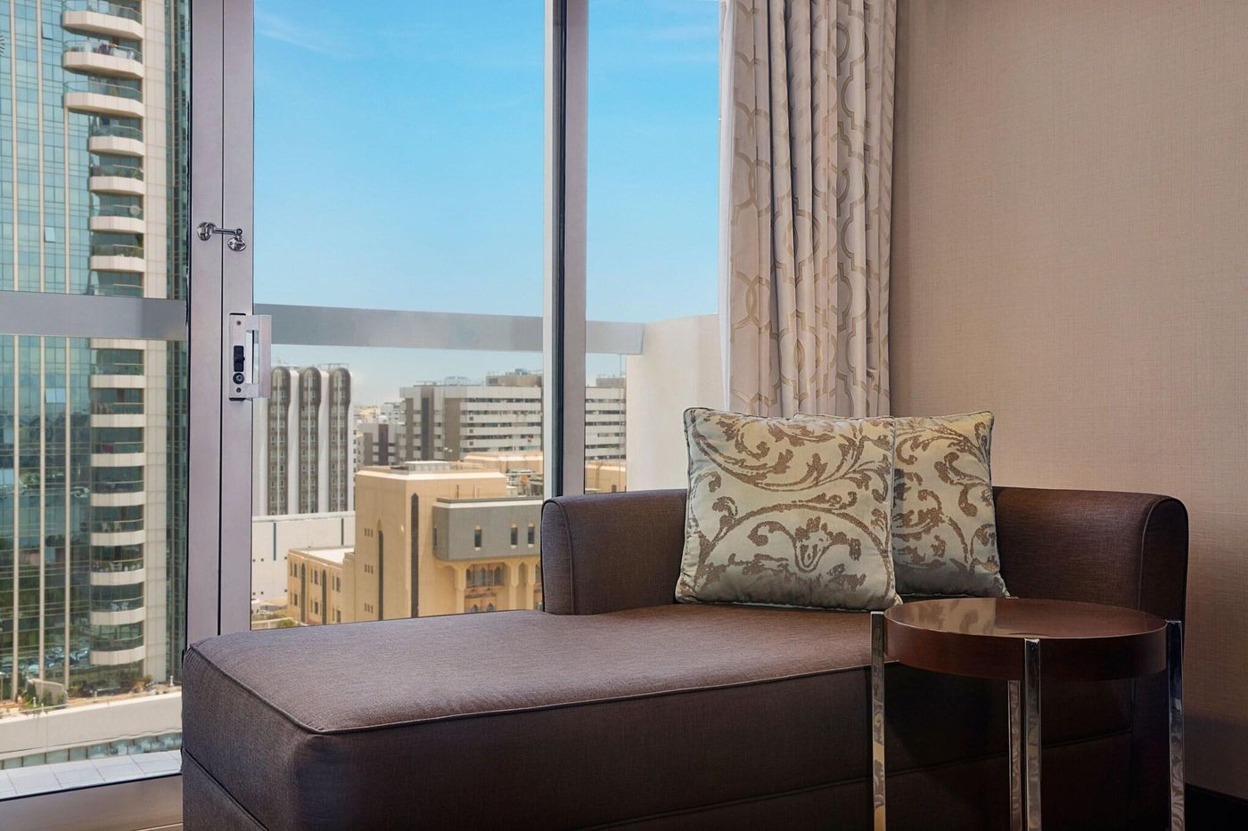 Sheraton-Dubai-Creek-Hotel-and-Towers-Room-43