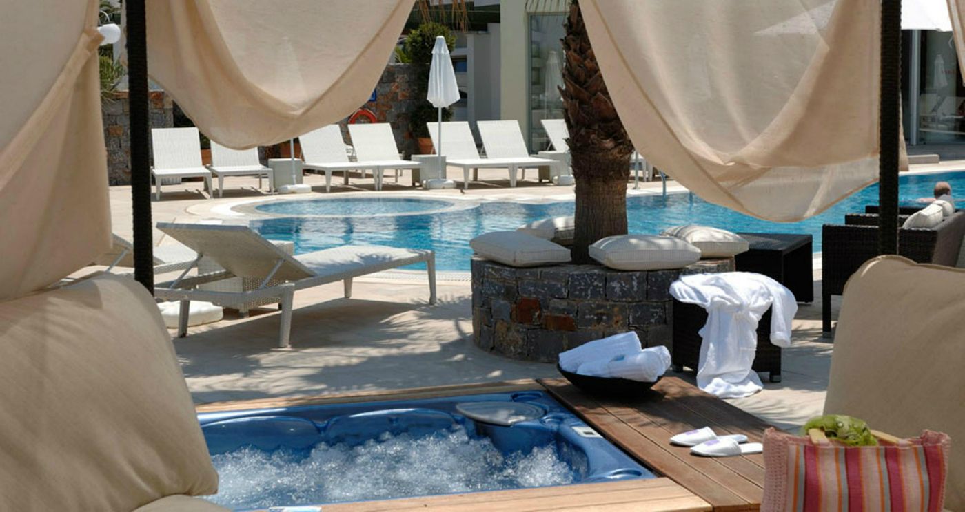 Angela-Suites-Boutique-Pool-13