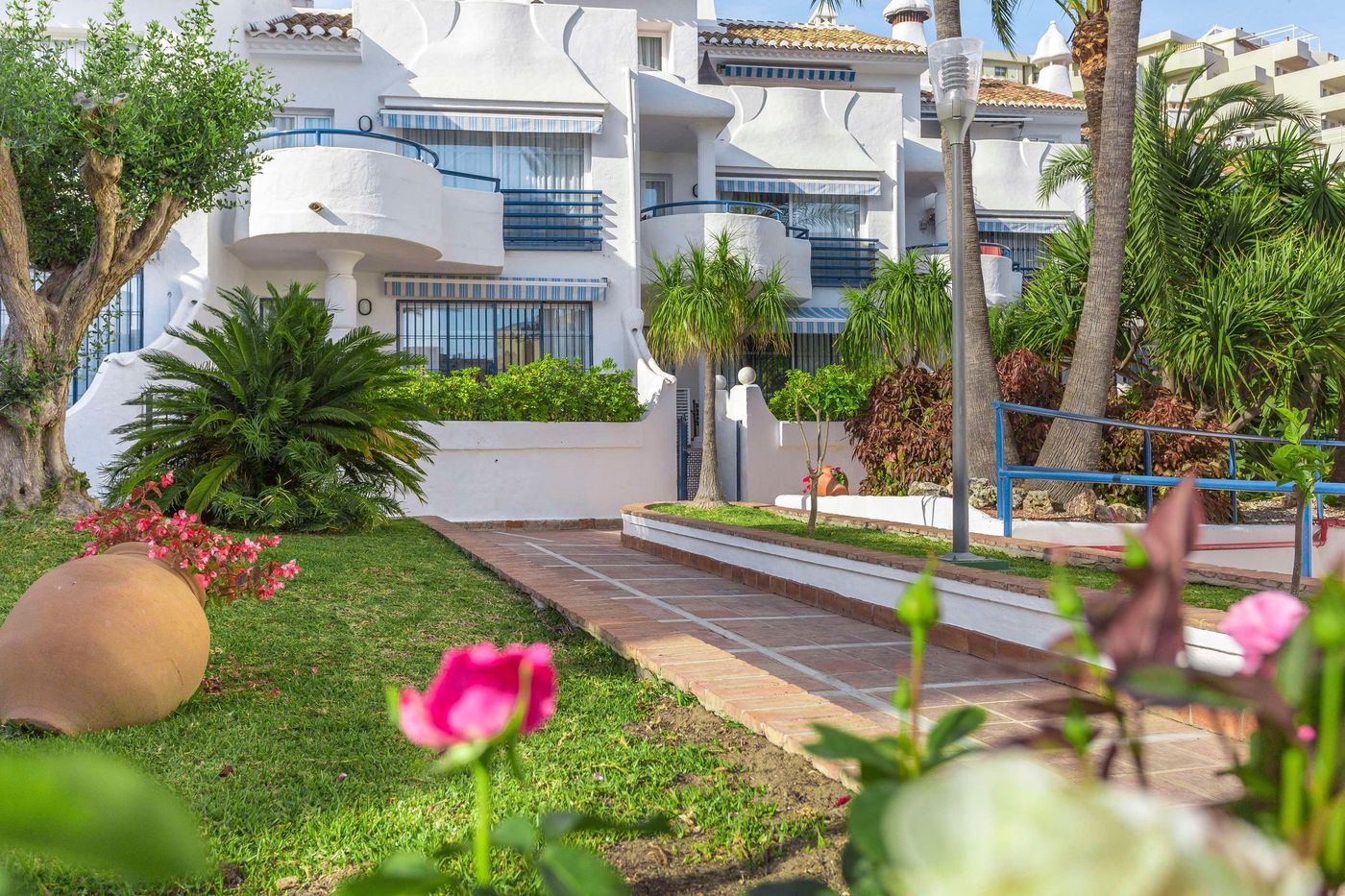 Sahara-Sunset-Lobby-9