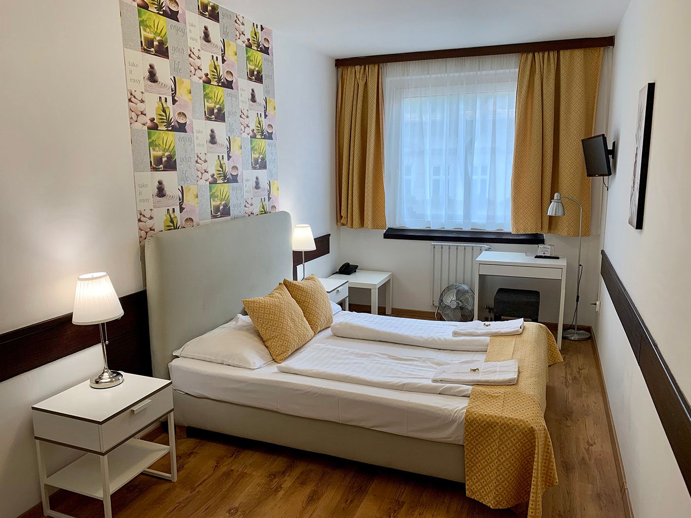 Gloria-Budapest-City-Center-Room-8