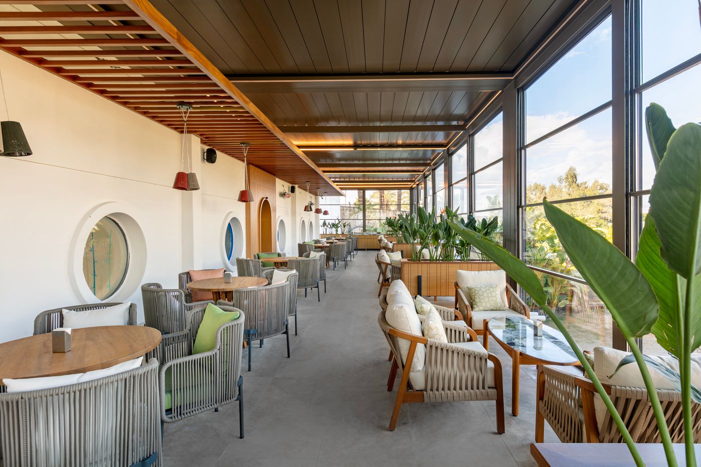 Titanic-Deluxe-Lara-Sports-and-Entertainment-56