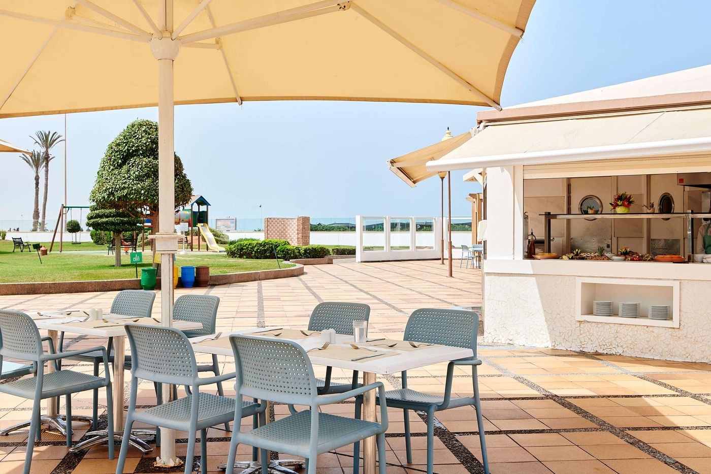 Iberostar-Waves-Founty-Beach-Bar-16