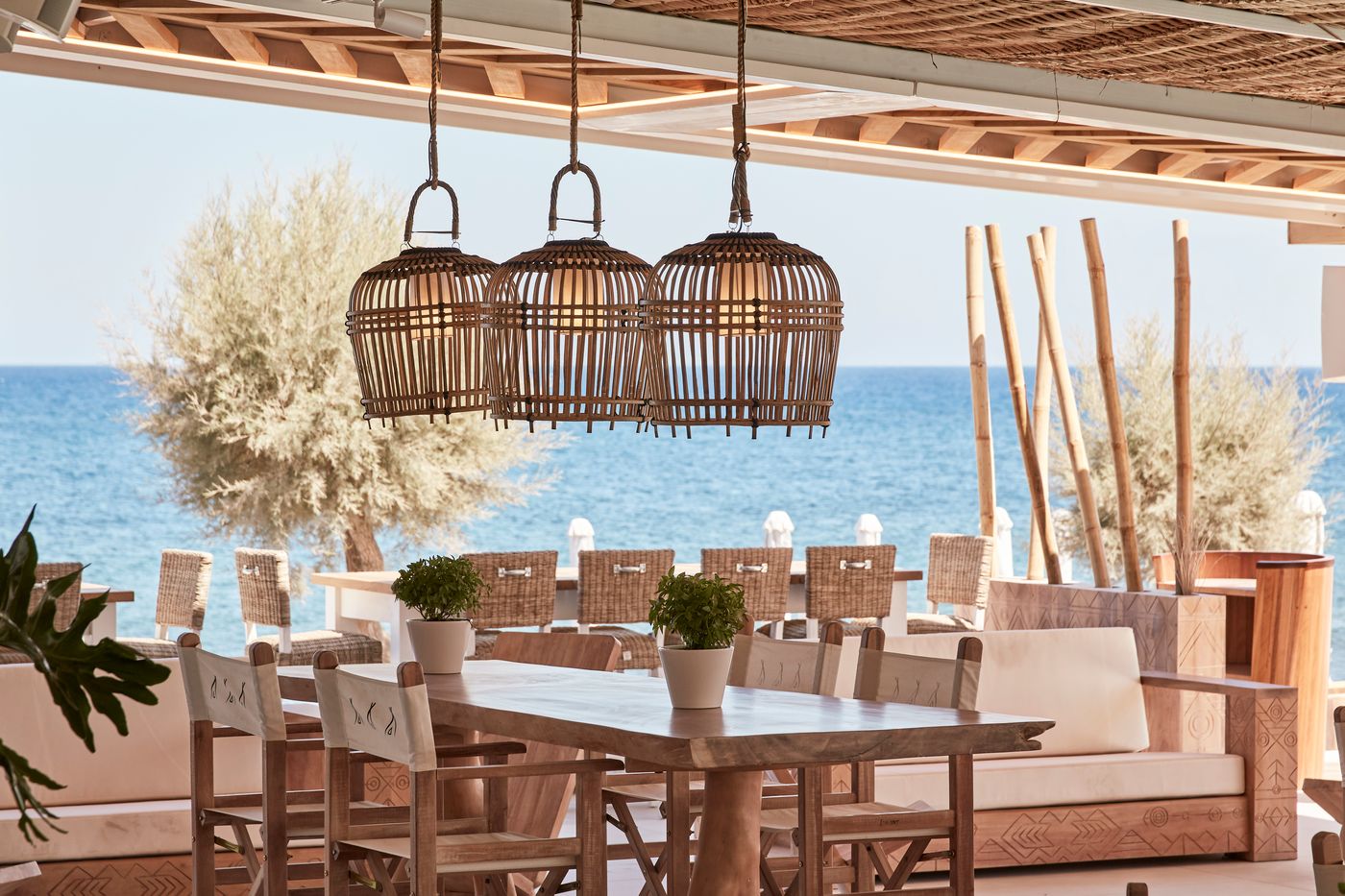 Mediterranean-Beach-Restaurant-49