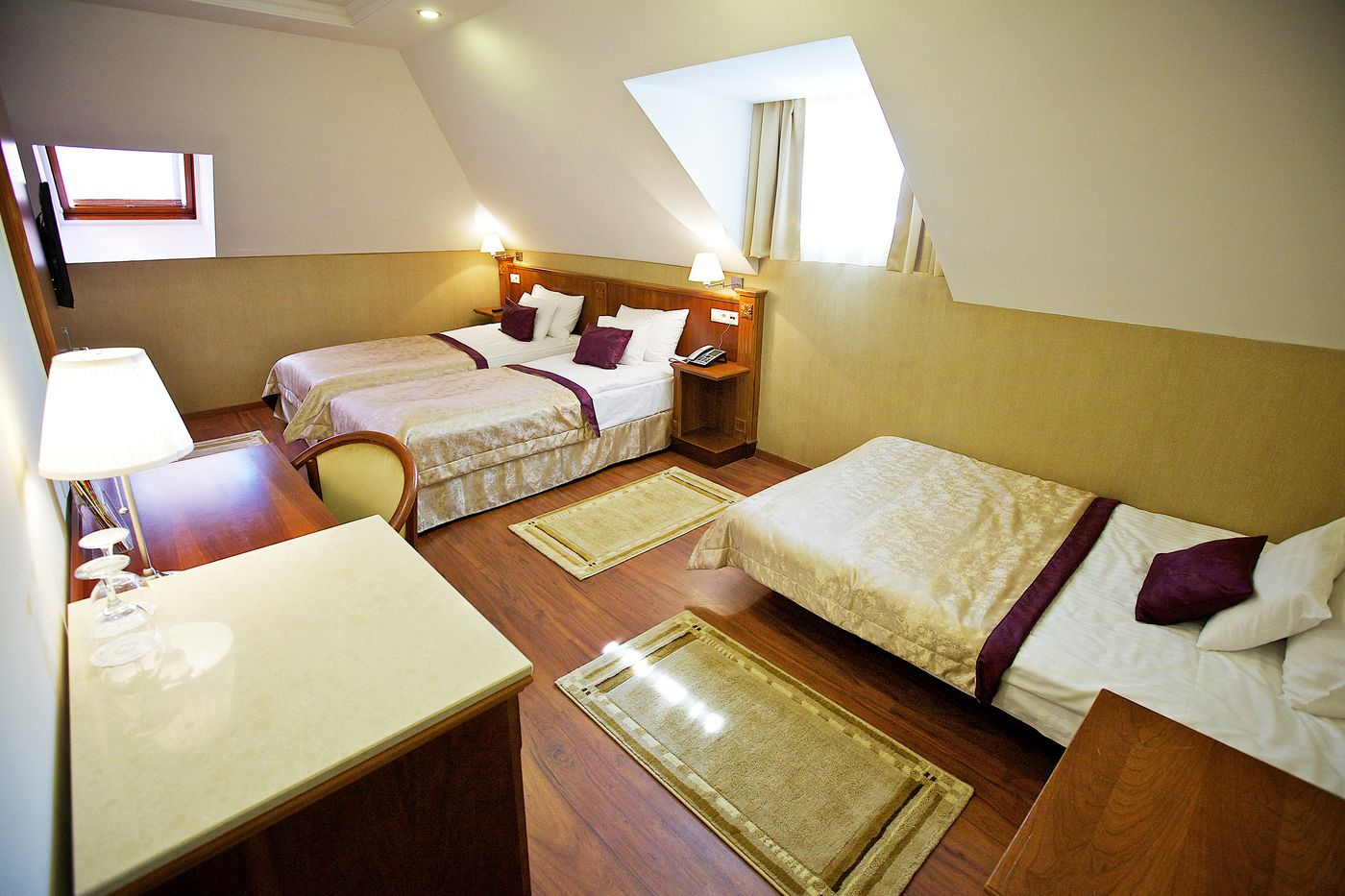 Gold-Hotel-Budapest-Room-24