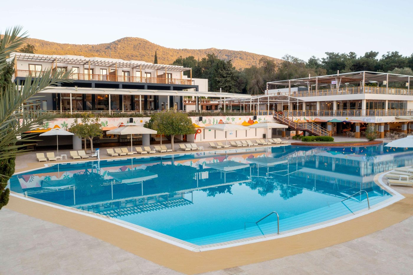 Isil-Club-Bodrum--Milta-Pool-3
