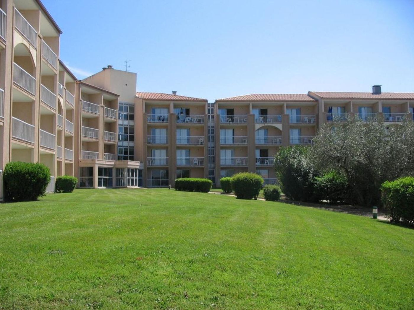 Residence Odalys Les Hauts de Balaruc - France - BALARUC LES BAINS - General view - 10