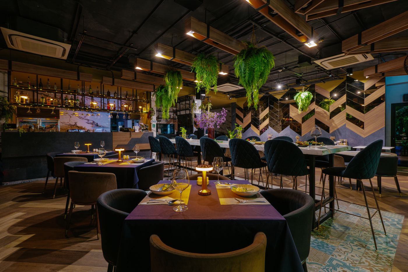 Rak-Elegant-Hotel-Patong-Restaurant-35