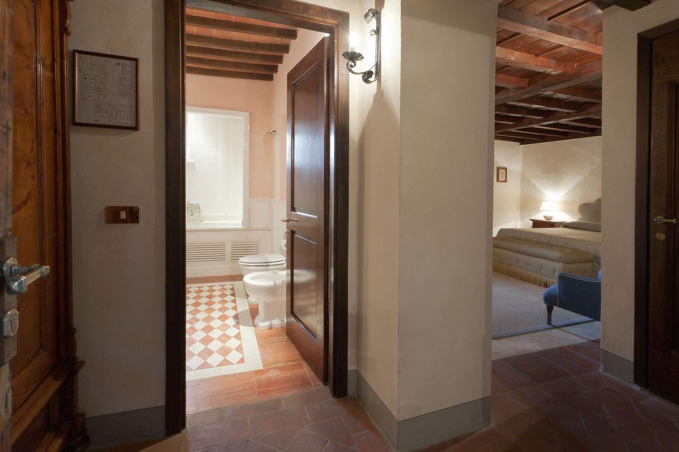 Castello-Di-Spaltenna-Room-31
