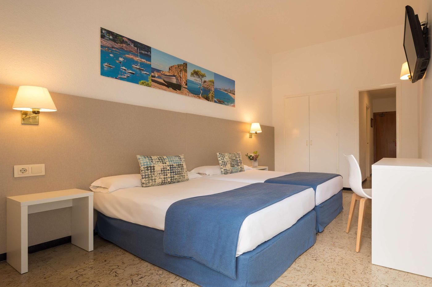 htop-Caleta-Palace-Room-15