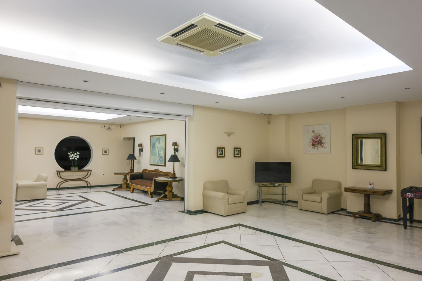 Kanapitsa-Mare-Lobby-64