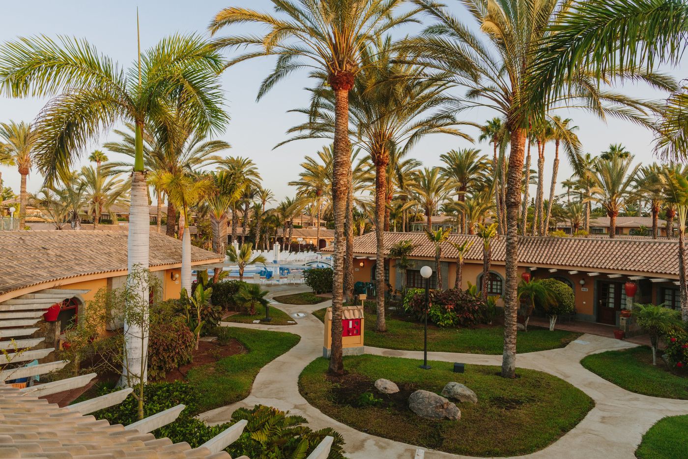 SUITES & VILLAS by Dunas