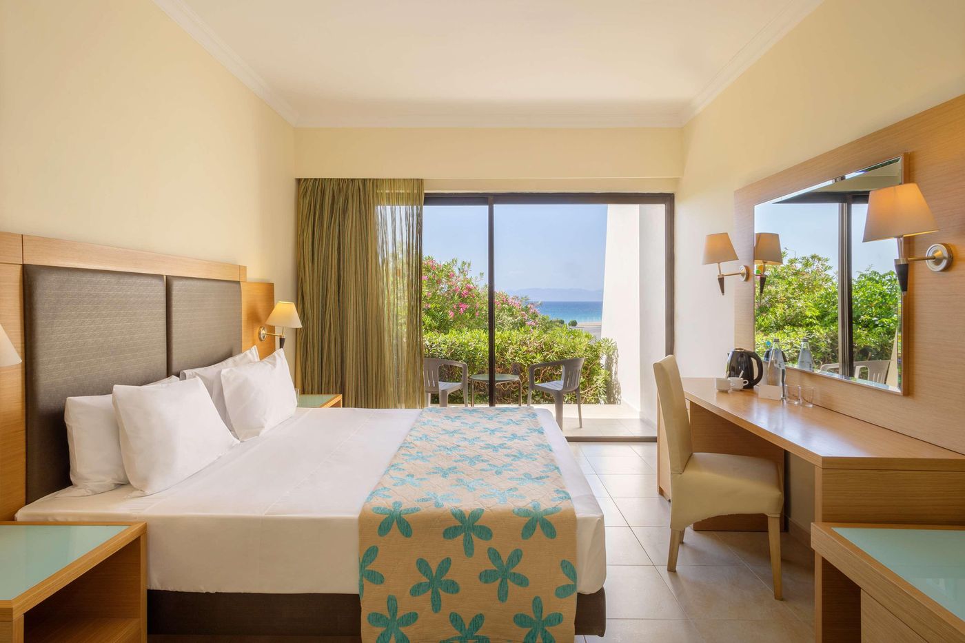 Smarline-Cosmopolitan-Room-32