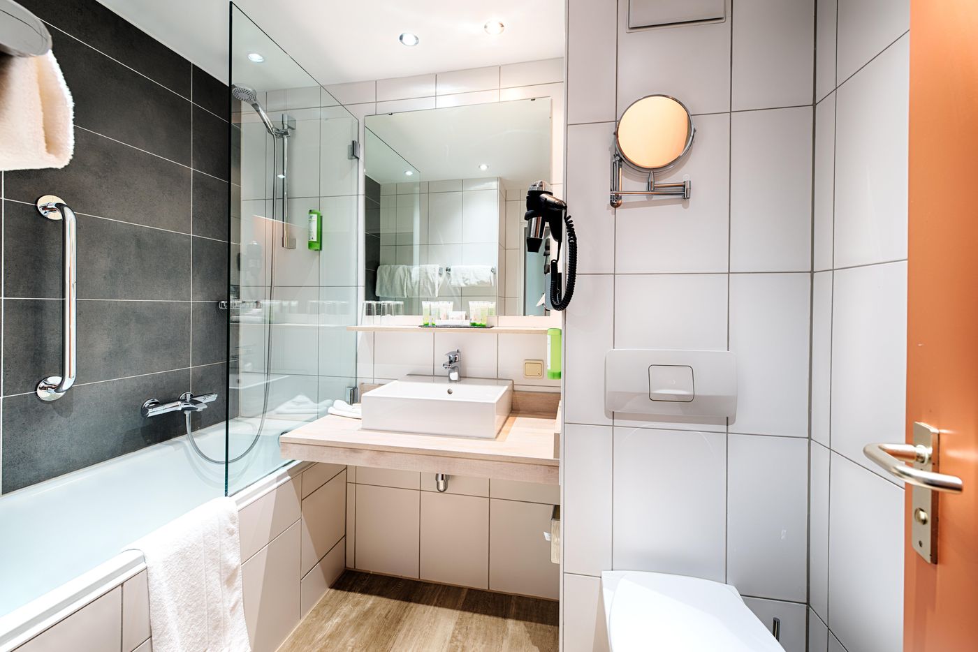 Holiday-Inn-Munich-South-Room-29