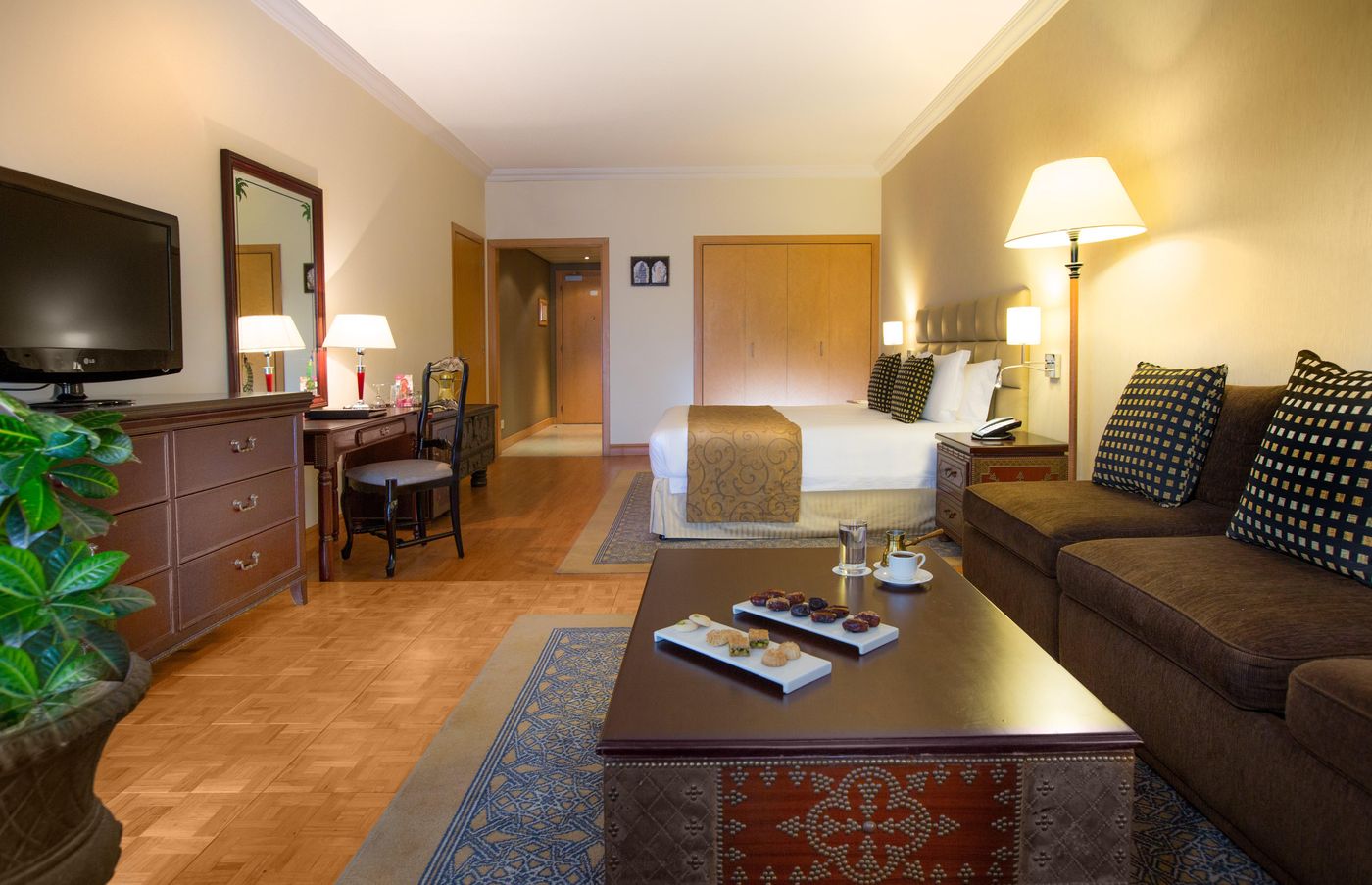 Millennium-Plaza-Downtown-Hotel-Room-26