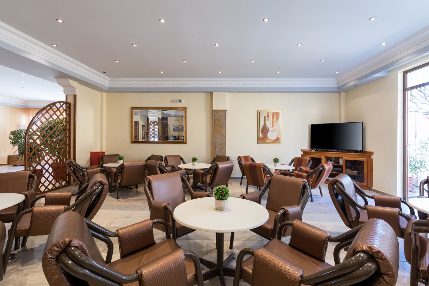 Lefkimi-Hotel-Lobby-29