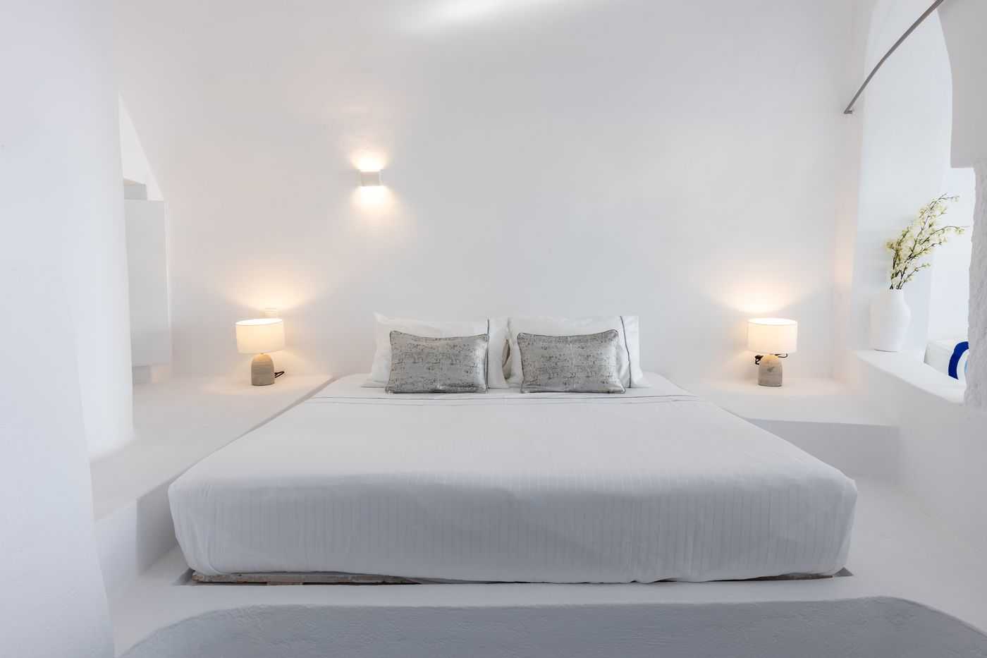 Heaven-s-Edge-Room-12