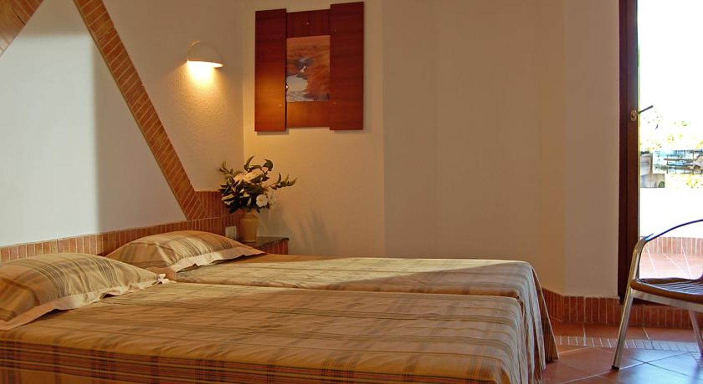 Pedras-d-el-Rei-Room-34