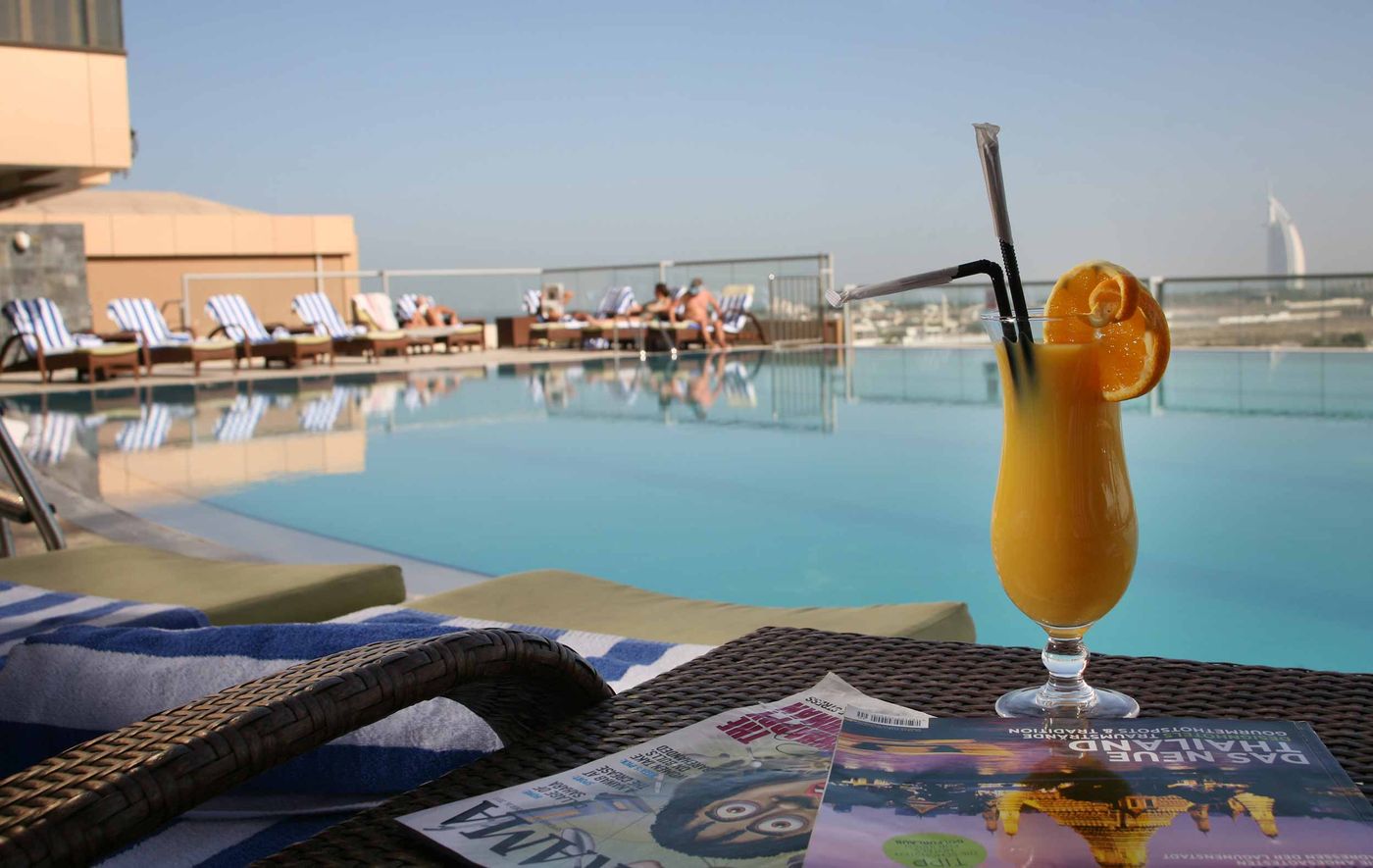 Gloria-Hotel---Furnished-Apartments-FZ--LLC-Pool-2