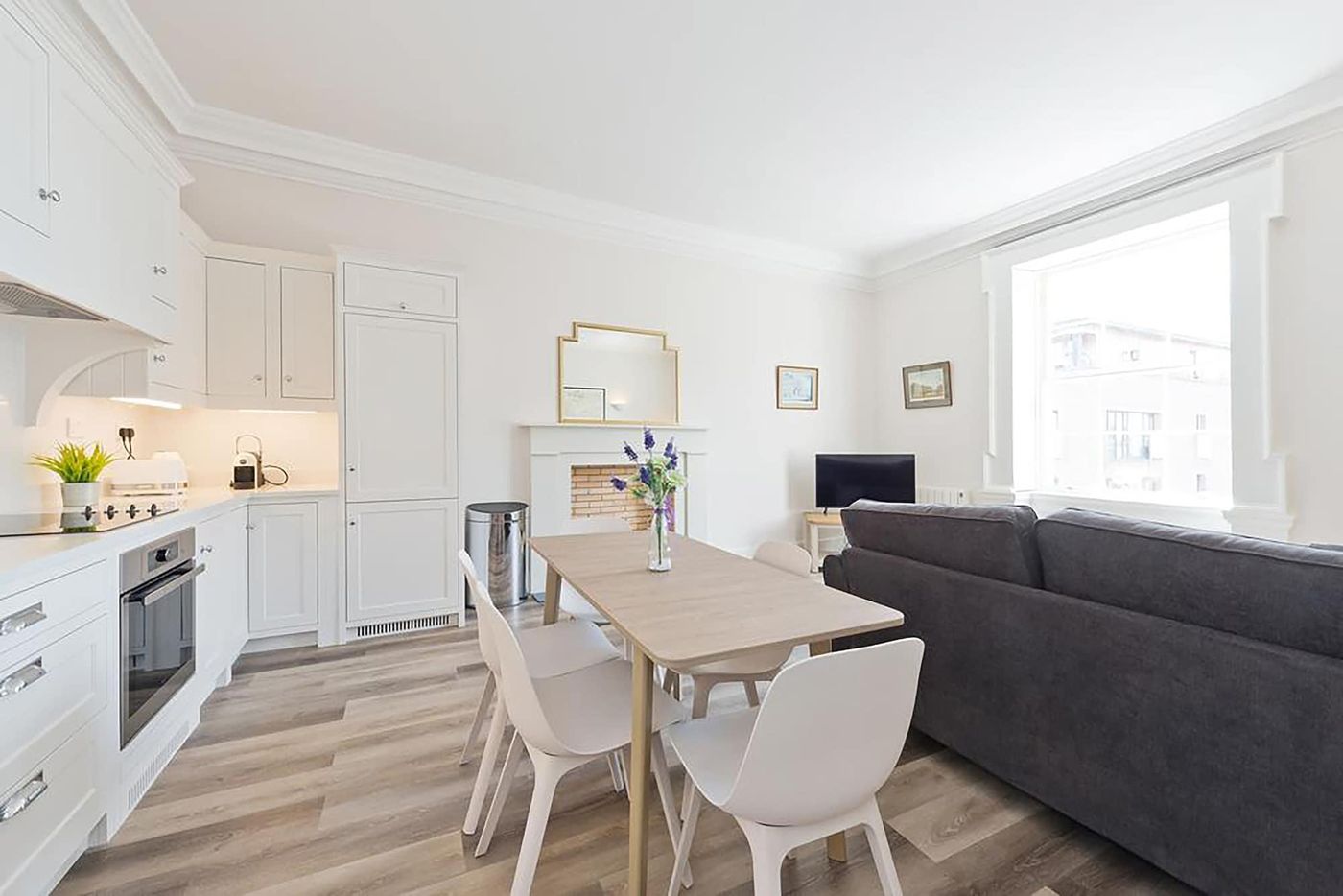 Henrietta-Suites-City-Centre-Room-40