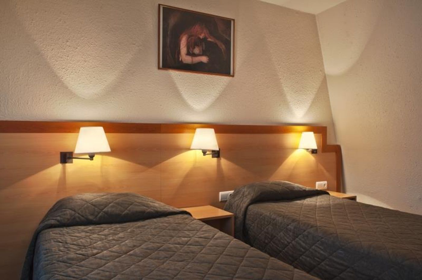 Hotel-Du-Chemin-Vert-Room-22