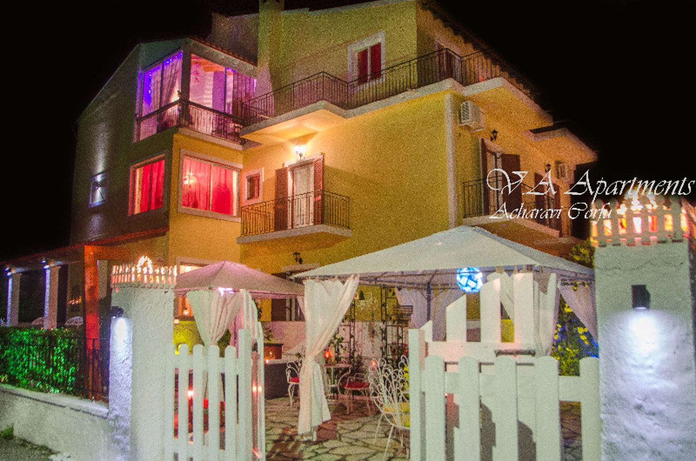 V-A--Boutique-Apartments-and-Suites-Lobby-29