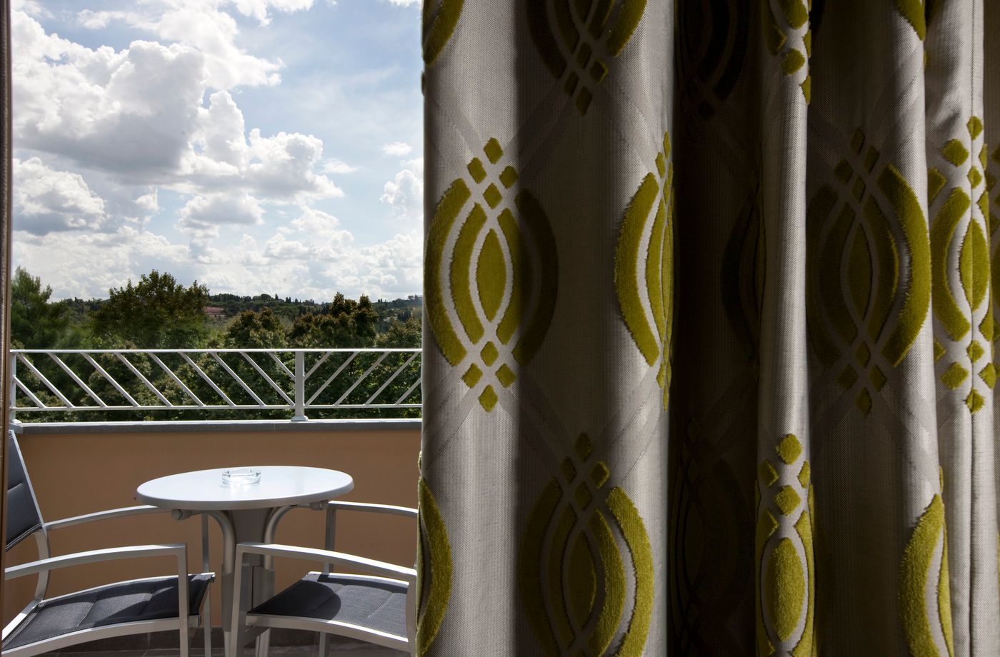 Grand-hotel-Mediterraneo-Terrace-5