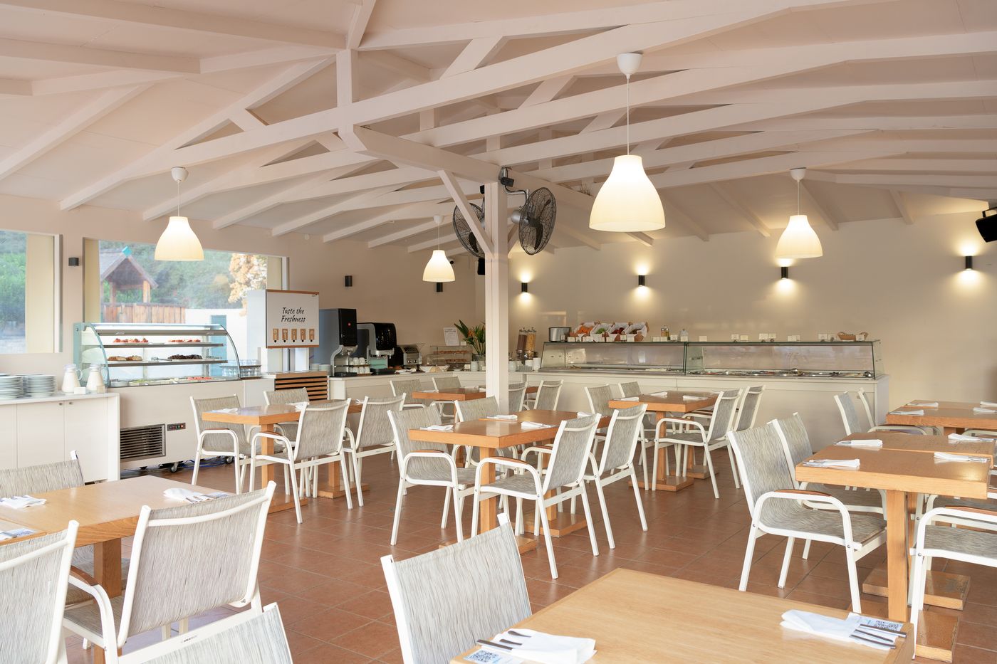 Asterias-Village-Restaurant-56