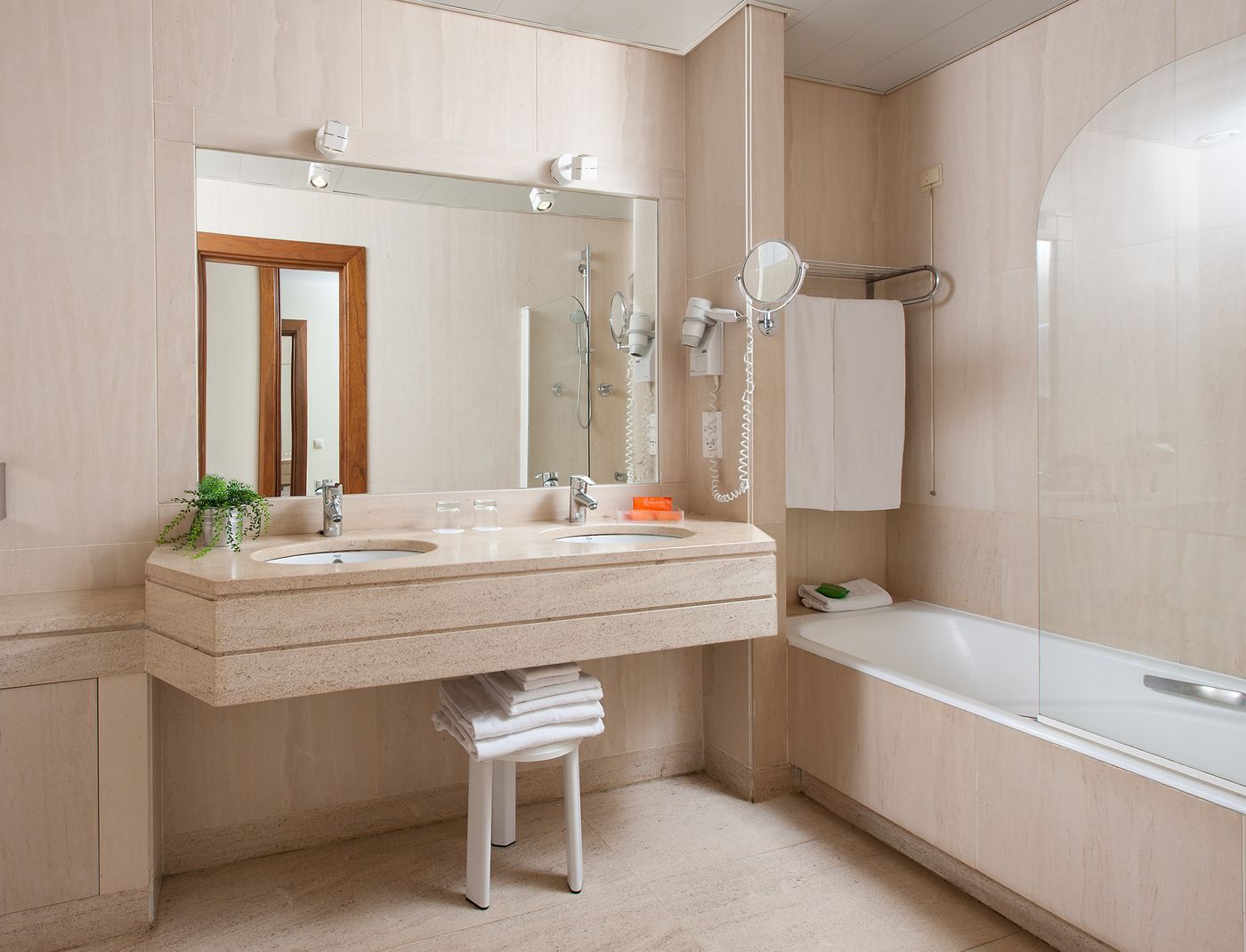 NH-Lisboa-Campo-Grande-Room-34