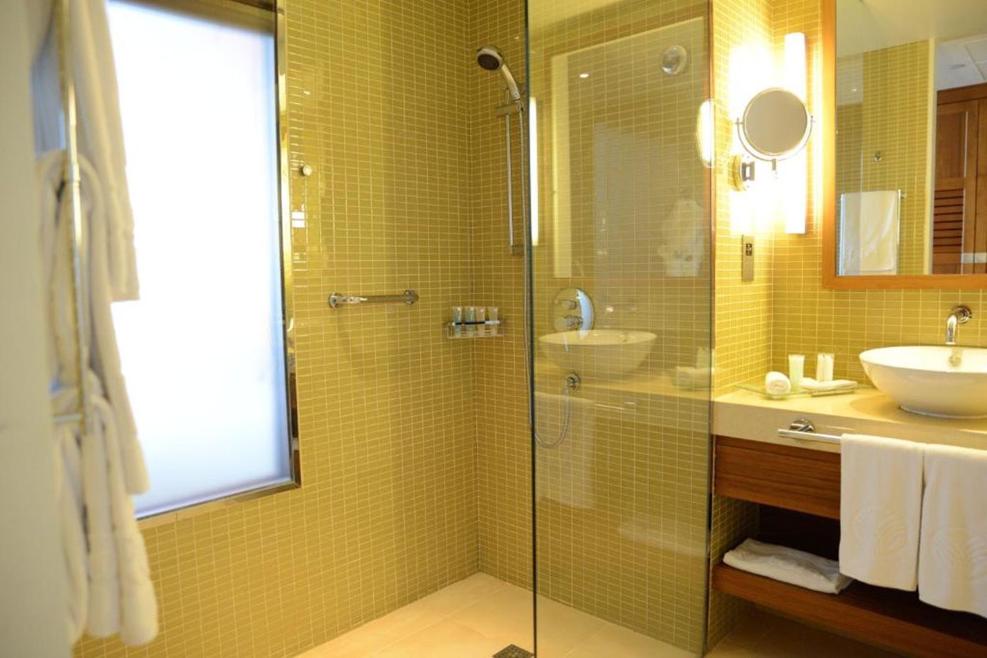 Yas-Island-Rotana-Room-35