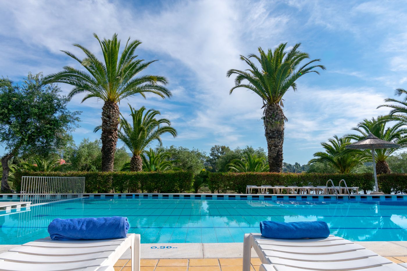 Govino-Bay-Apartments-Pool-5