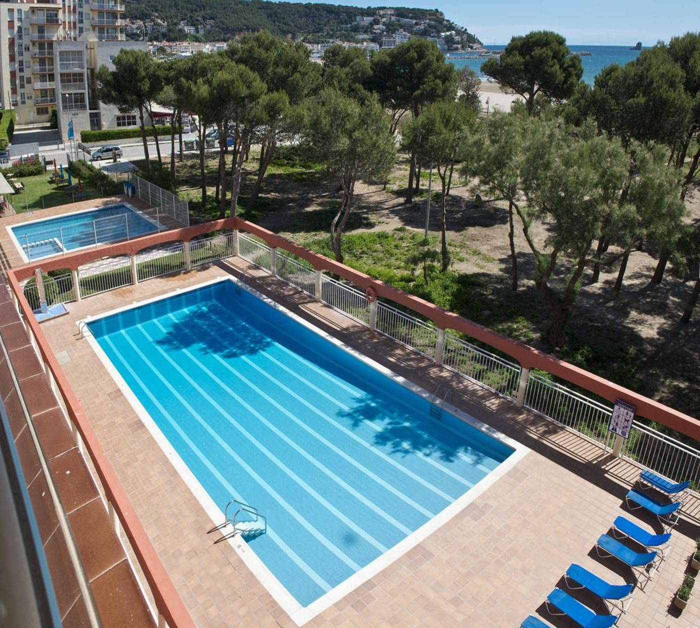 Salles-Beach-Apartments-Pool-1