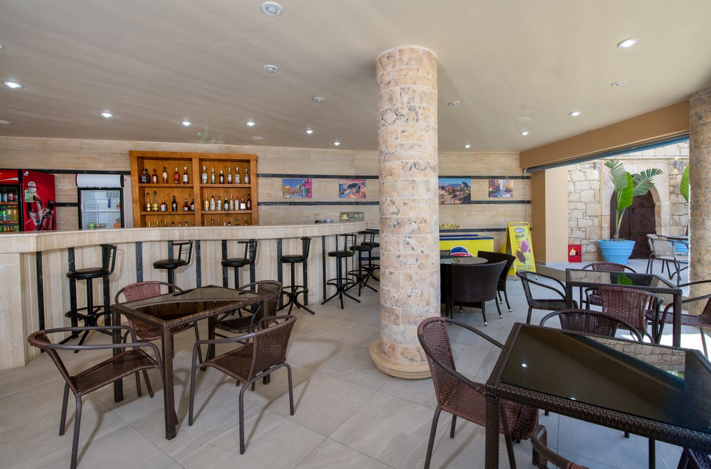 Sunrise-Apartments---Sfakaki-Bar-50