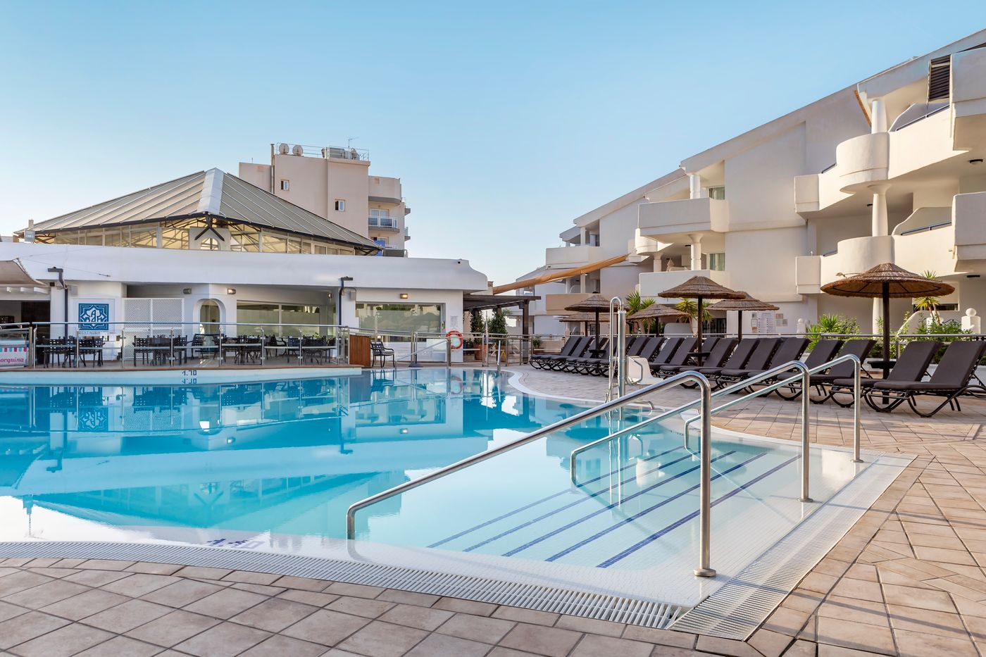 Sahara-Sunset-Pool-6