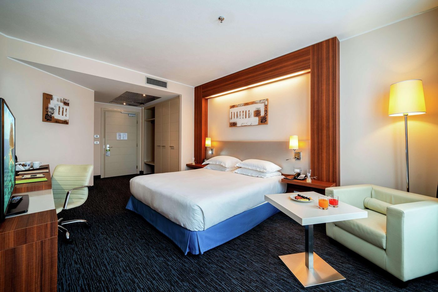 Double-Tree-by-Hilton-Hotel-Olbia-Room-23