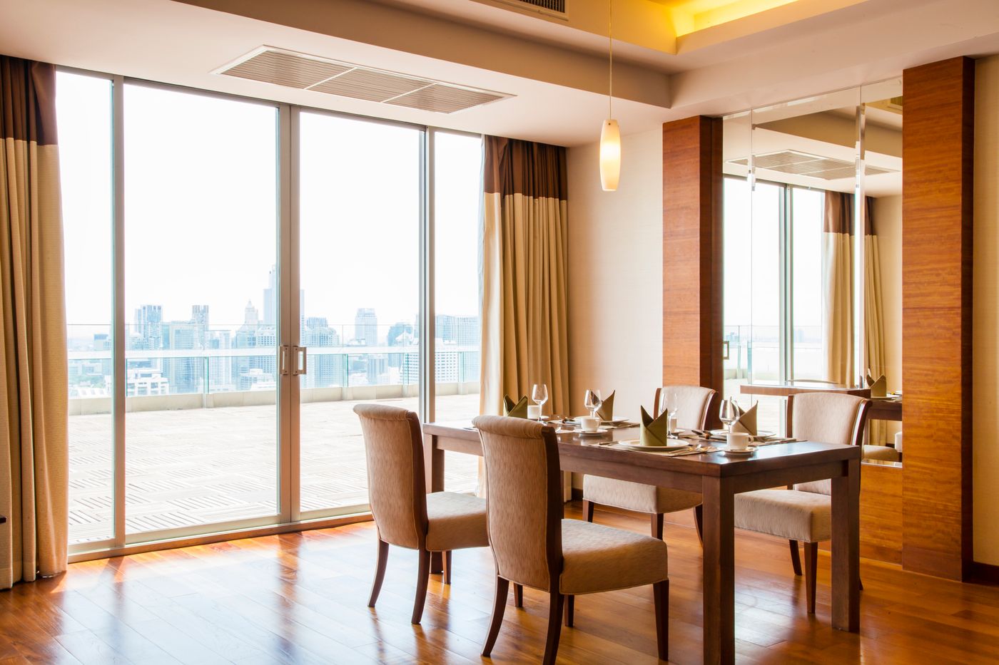 Column-Bangkok-Room-6