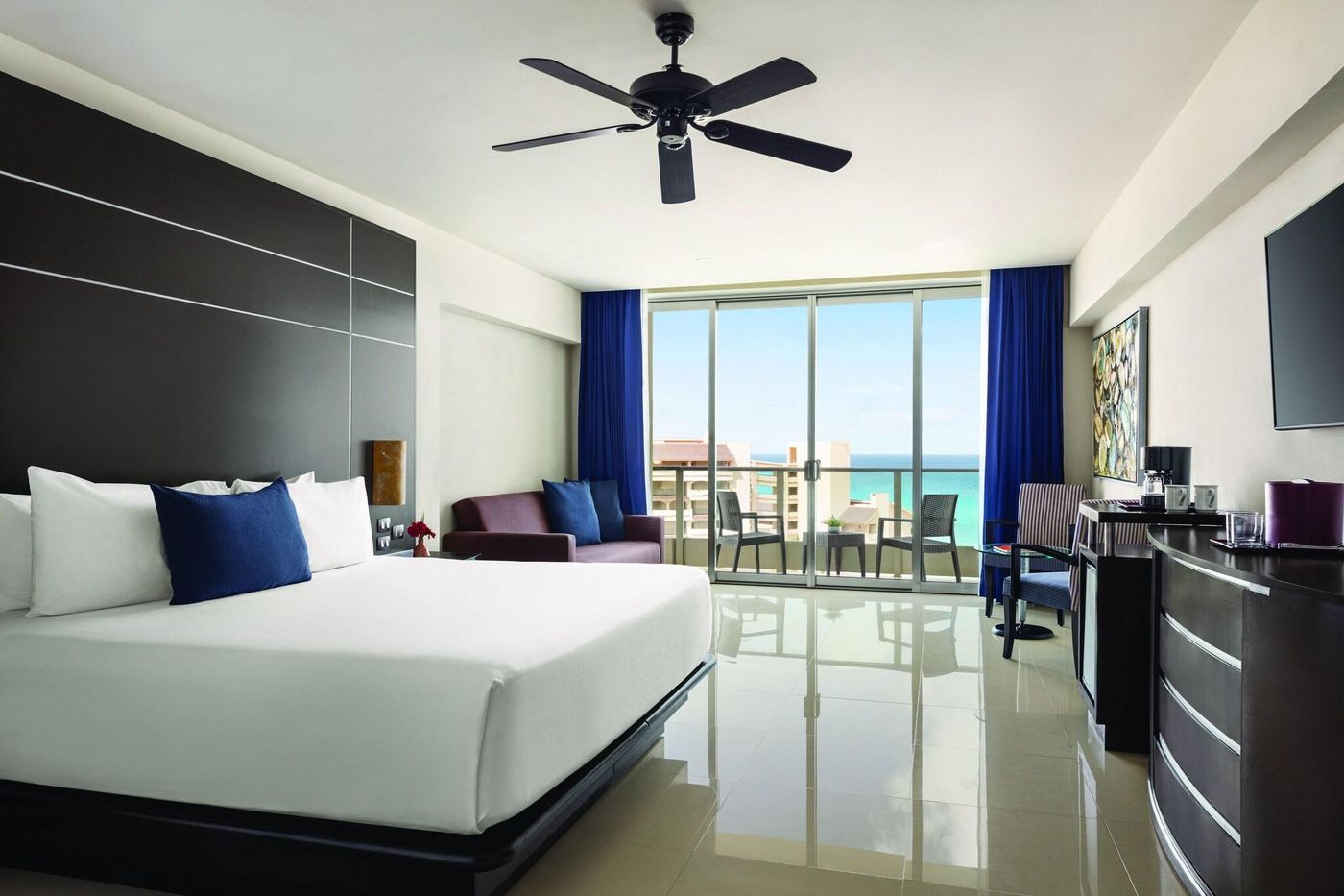 Seadust-Cancun-Family-Resort-Room-26