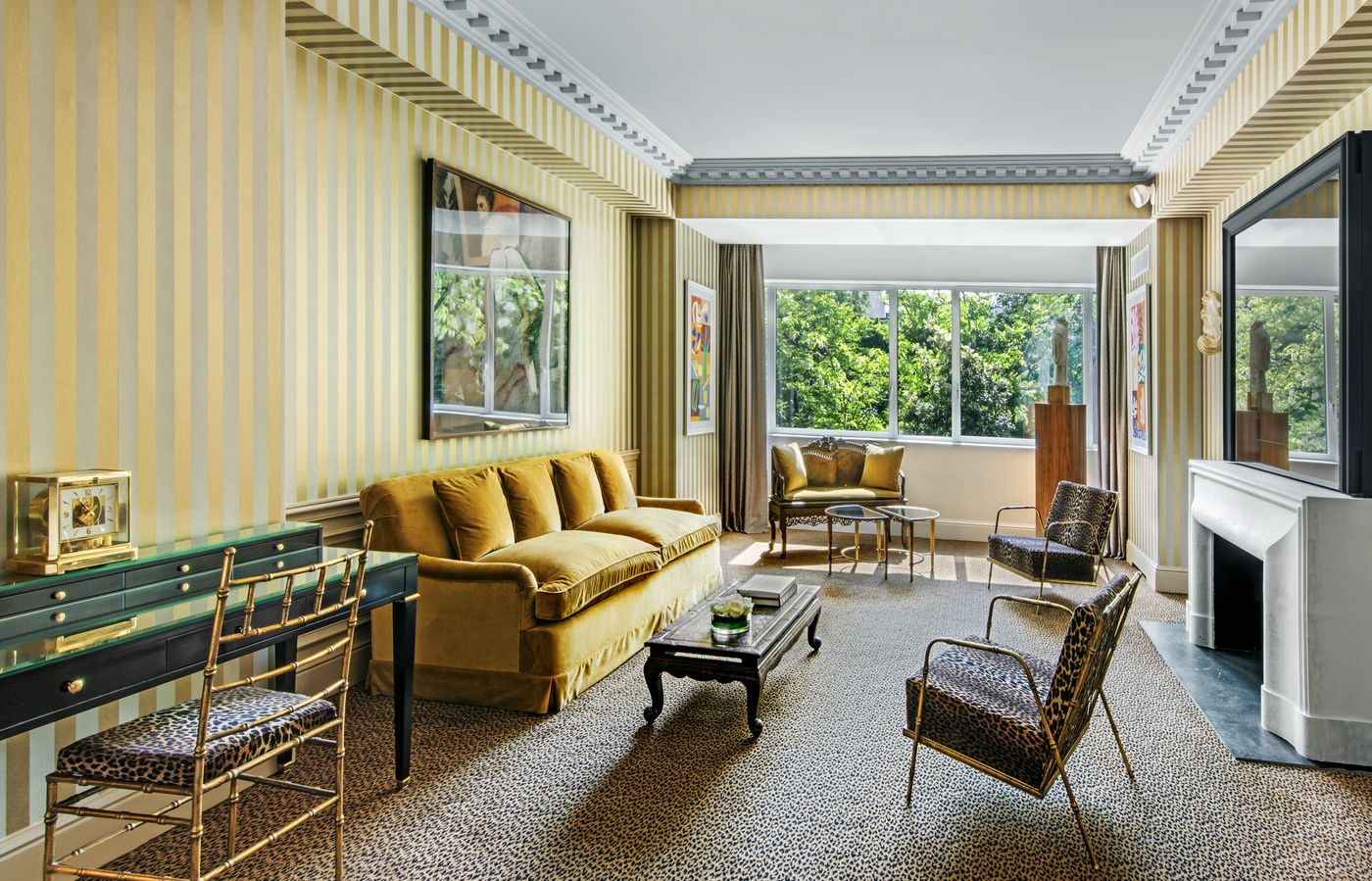 Hotel-de-Berri-Champs-Elysees--a-Luxury-Collection-Hotel--Paris-Room-10