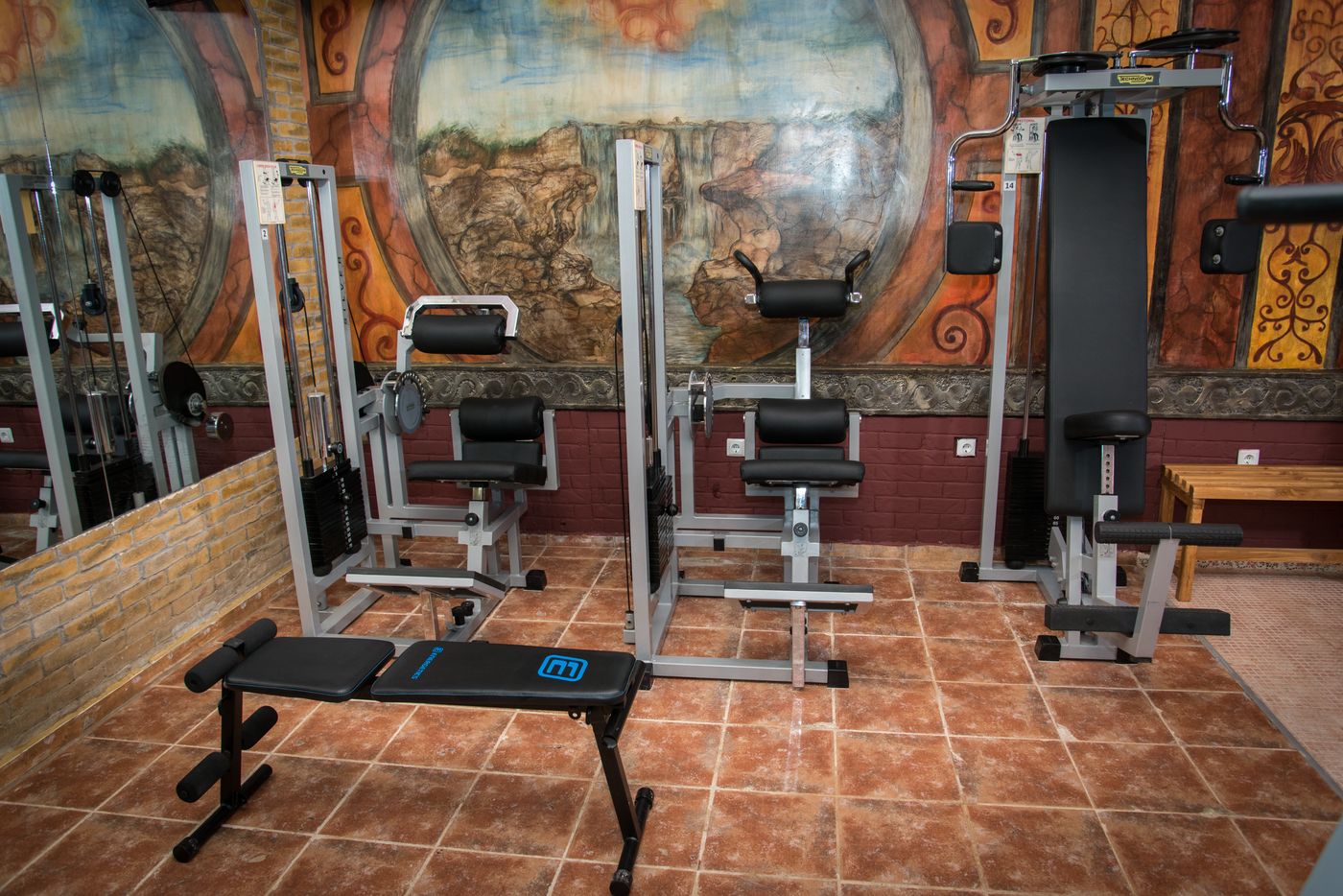 Imperial-Palace-Sports-and-Entertainment-64