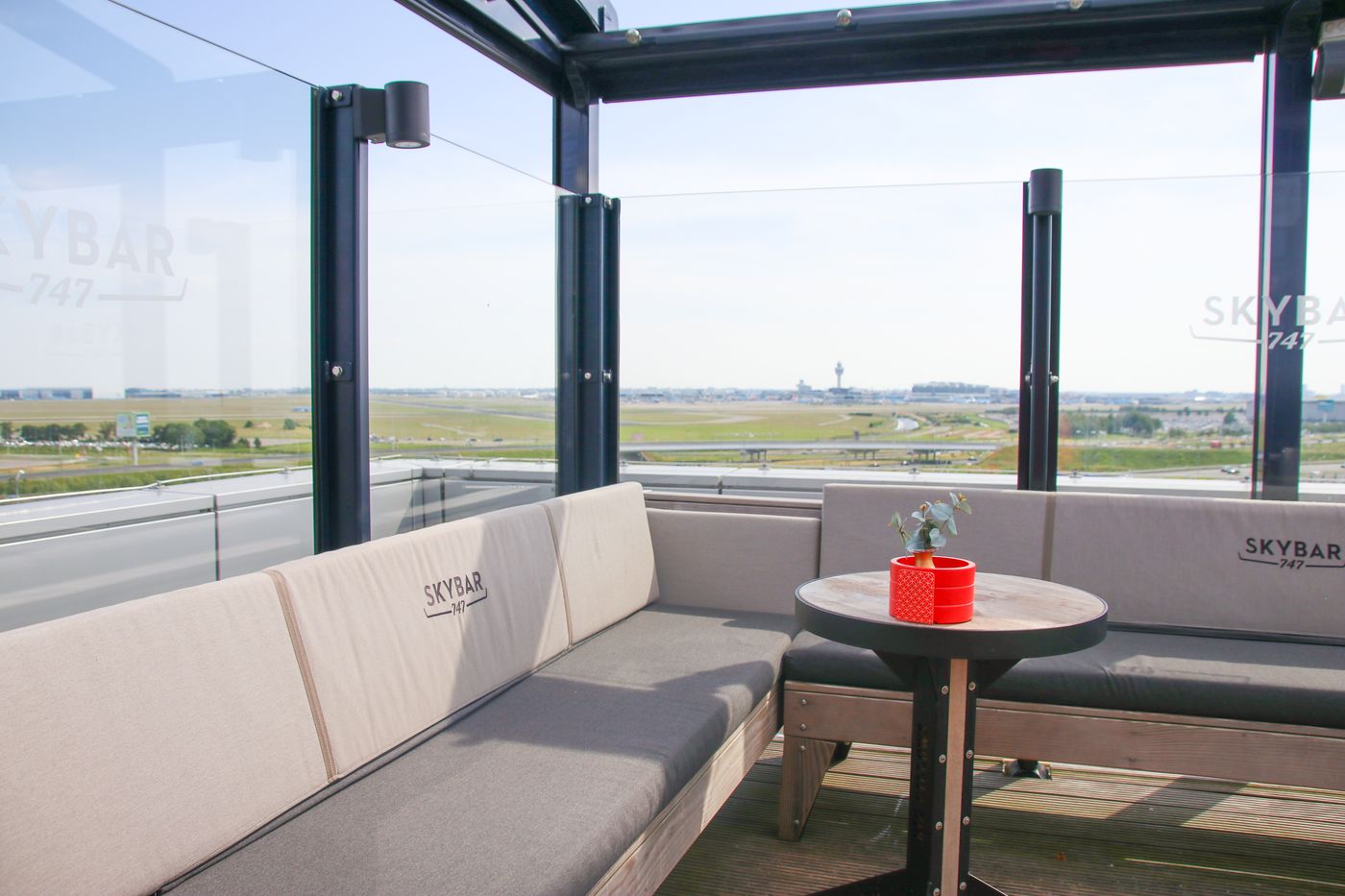 Corendon-Urban-Amsterdam-Schiphol-Airport-Terrace-32
