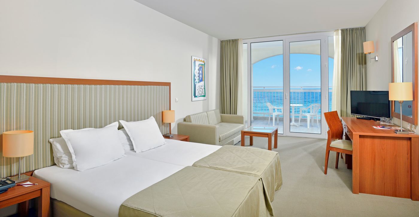 Sol Luna Bay and Mare Resort