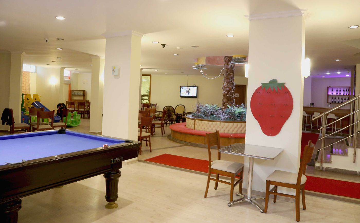 Club-Karakas-Sports-and-Entertainment-80