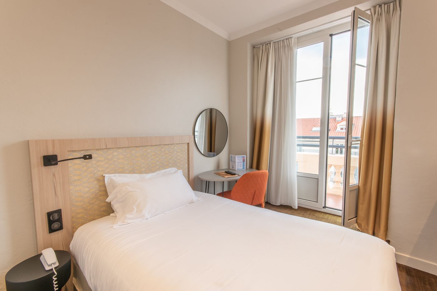 Hotel-Vendome-Room-20