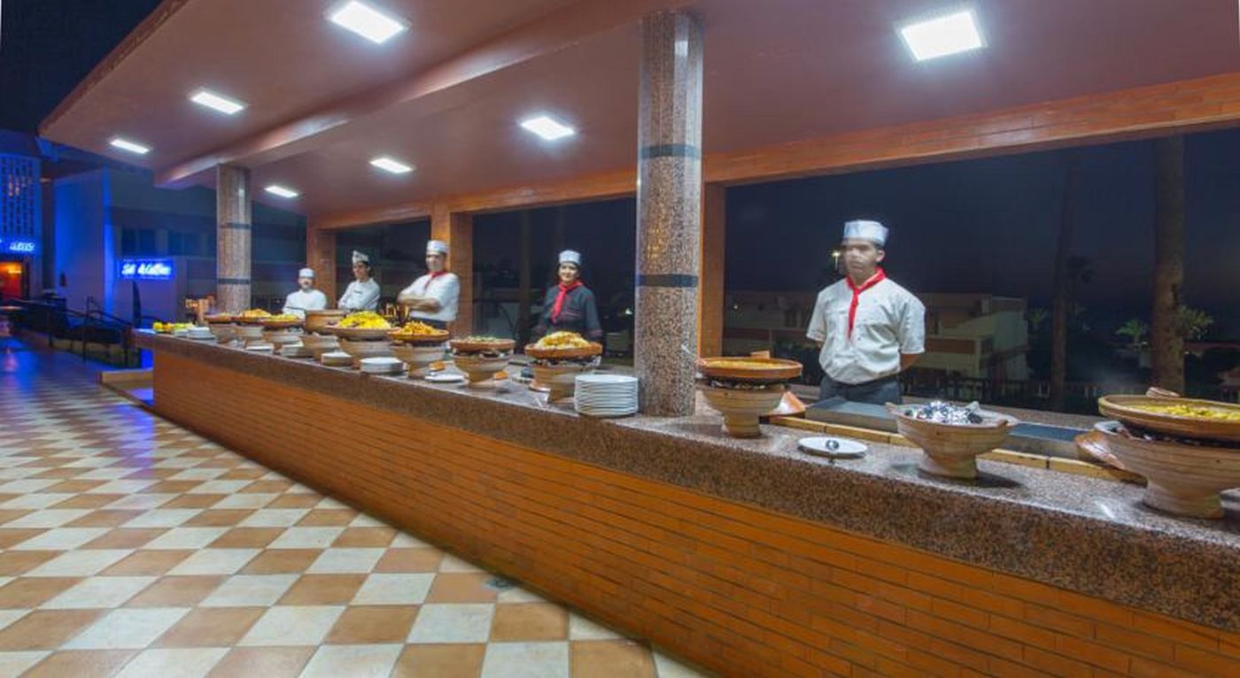 Club-Almoggar-Garden-Beach-Restaurant-32