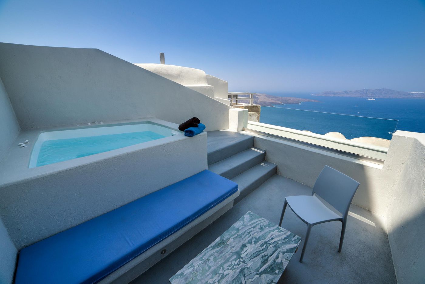 Santorini-Royal-Suites-Room-20
