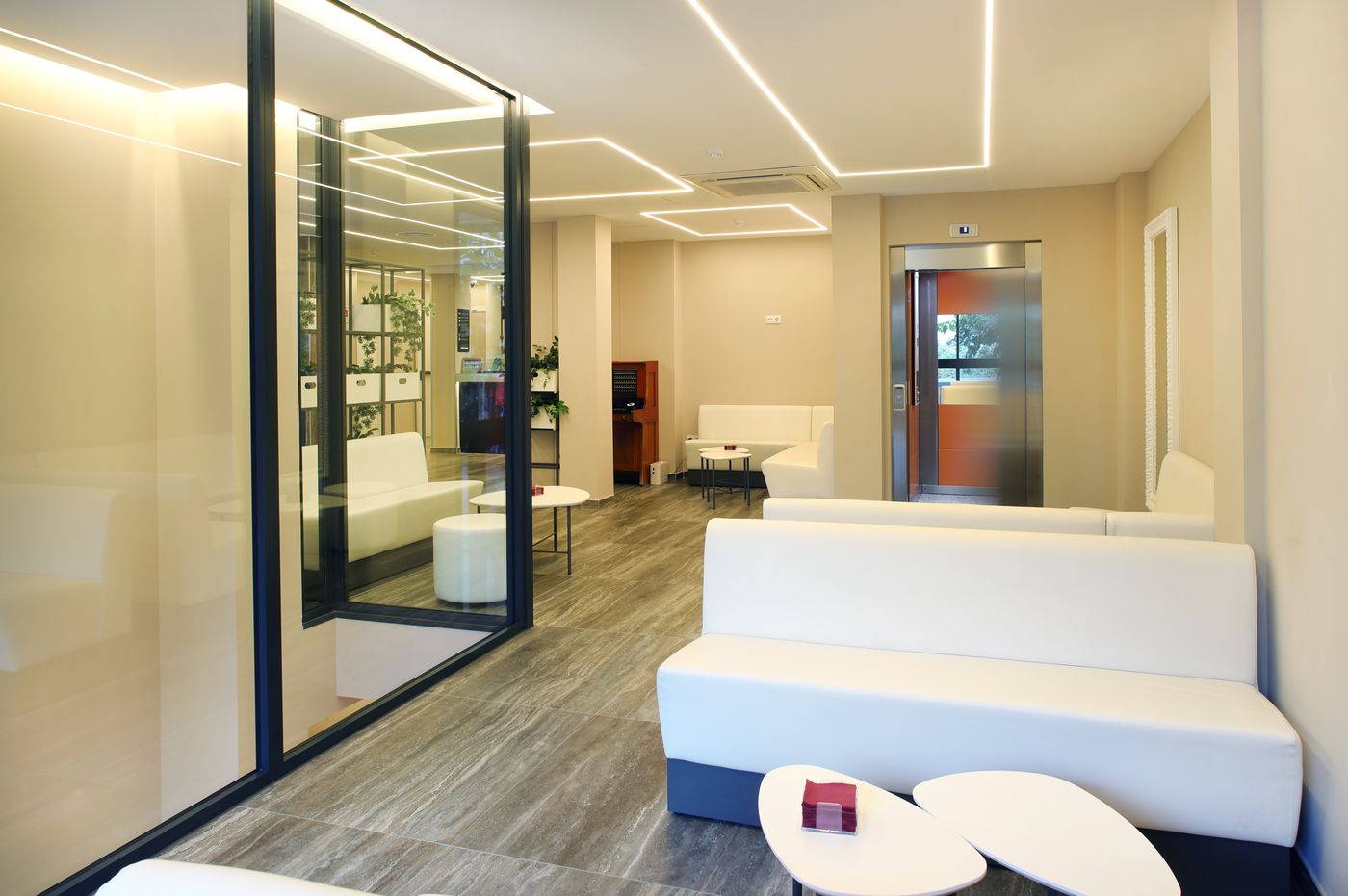 Alameda-Hotel-Lobby-33